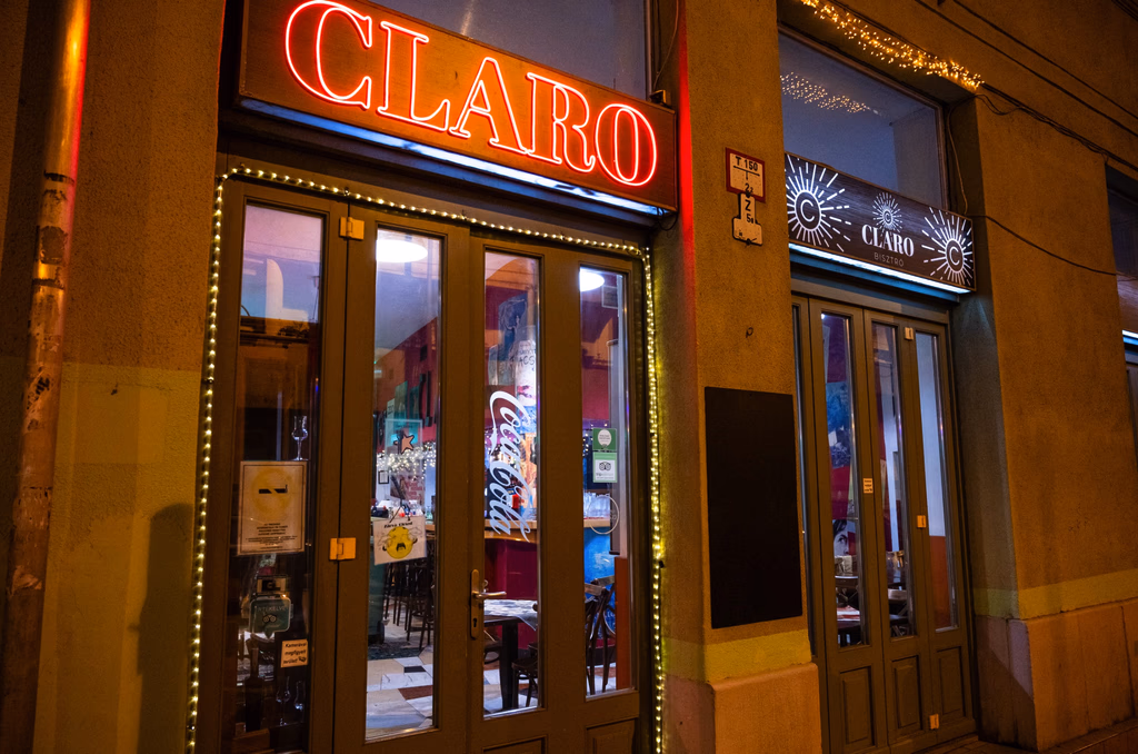 A Claro Bisztró bejárata a Ráday utcában